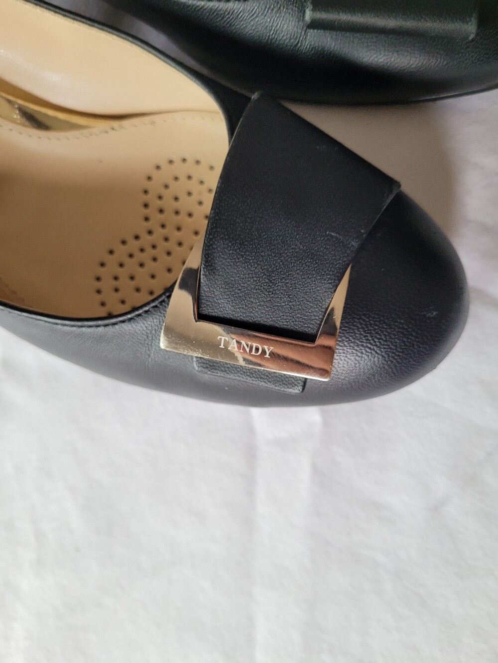 Tandy Womens Black Bow Accent Leather Flats Size 7.5 US - Picture 3 of 8